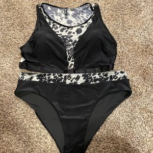 Swim top and bottoms